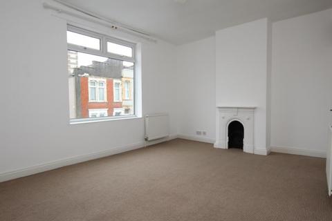 2 bedroom terraced house to rent, South Street, Bristol BS3