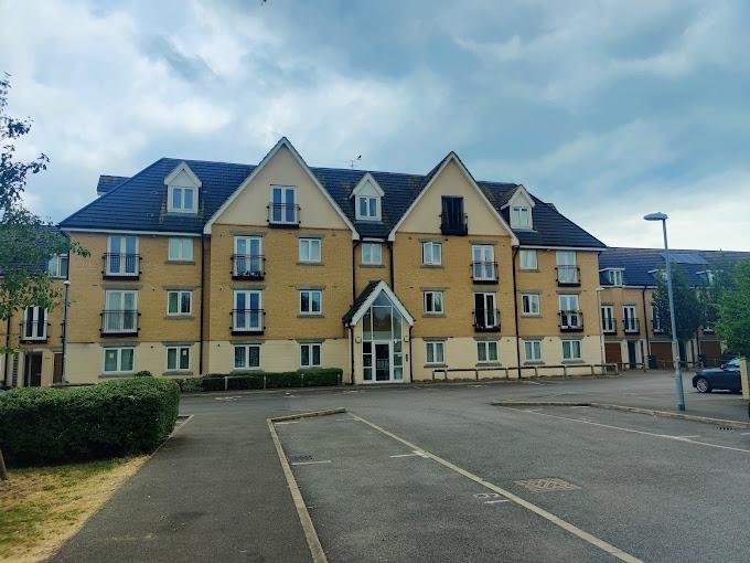 First floor flat, langley house, hounslow, tw4 6 e
