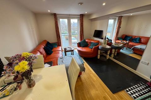 1 bedroom flat for sale, Beavers Lane, TW4