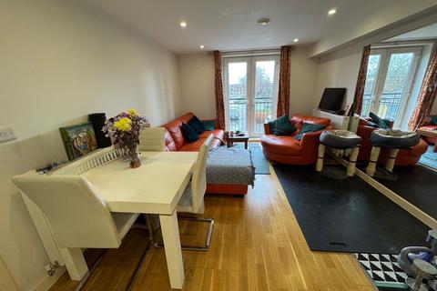 1 bedroom flat for sale, Beavers Lane, TW4