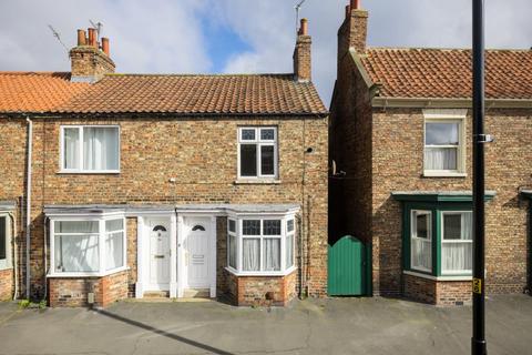 2 bedroom end of terrace house to rent, Long Street, Easingwold