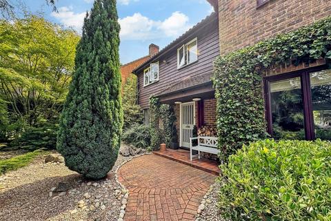 76 Reedham Drive, Purley, CR8 4DS