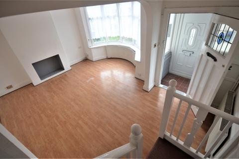 3 bedroom end of terrace house to rent, Ilford, IG6