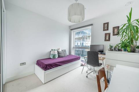 2 bedroom flat to rent, Lyon Road, Harrow on the Hill, Harrow, HA1