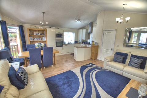 3 bedroom park home for sale, Southwick Road, Fareham PO17