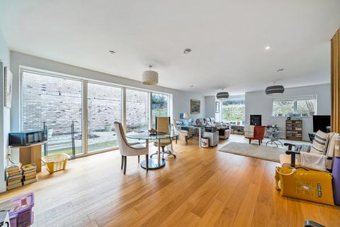 36 Eversley Gardens, Kings Worthy, Winchester, SO23 7GQ