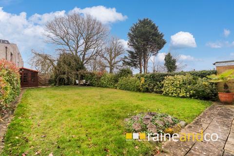 3 bedroom detached house for sale, Lark Rise, Hatfield