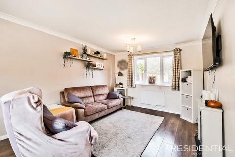 2 bedroom maisonette for sale, Waltham Abbey EN9