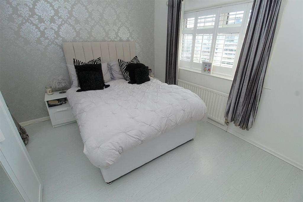 Bed3.JPG
