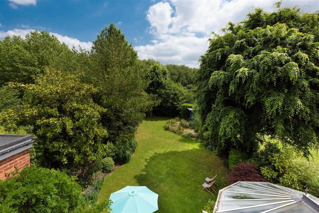 D0242 70 sheldon ave gdn View.jpg