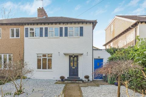 undefined, Dawson Road, Kingston Upon Thames, Greater London, KT1