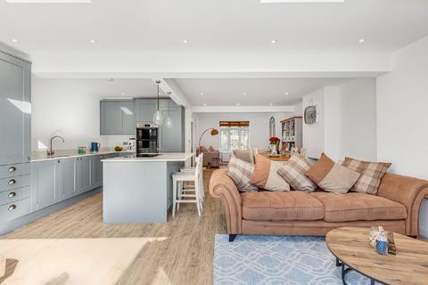 undefined, Dawson Road, Kingston Upon Thames, Greater London, KT1