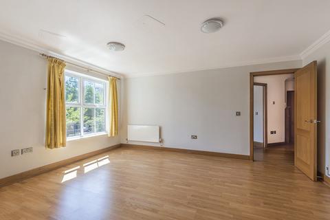 2 bedroom flat to rent, Elizabeth Court, Lower Kings Road, Kingston Upon Thames, KT2