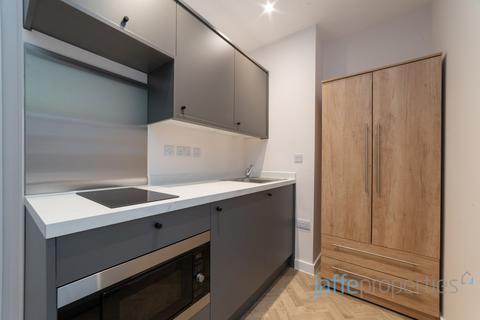 Studio to rent, Munden Street, London, W14