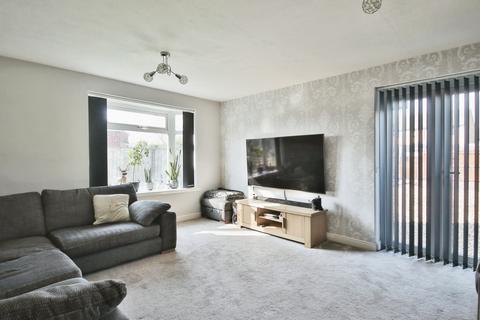 4 bedroom end of terrace house for sale, Rauceby Close, Kingswood, Hull,  HU7 3DZ