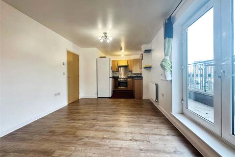 2 bedroom flat to rent, Varcoe Gardens, Hayes, UB3