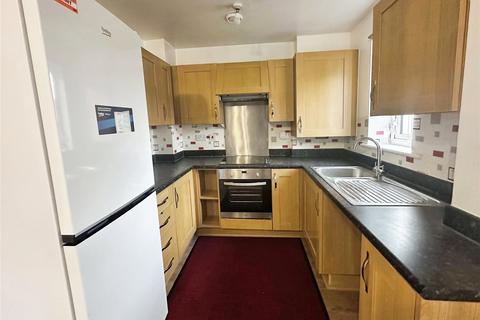 2 bedroom flat to rent, Varcoe Gardens, Hayes, UB3