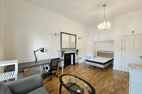 Studio to rent, Queensborough Terrace, Bayswater, Queensway W2