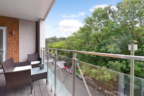 39, Edison House Flambard Way, Godalming, GU7 1FF