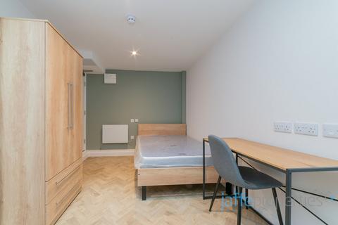 Studio to rent, Munden Street, London, W14