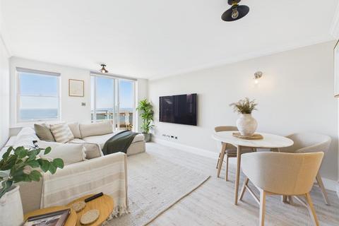 2 bedroom apartment for sale, 2 Bedroom Coastal apartment with 2 parking spaces.