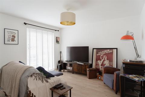 2 bedroom apartment for sale, Beckett Road, Coulsdon CR5