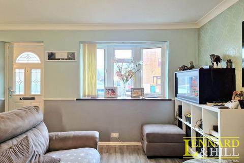 3 bedroom semi-detached house for sale, Thackeray Avenue, Tilbury RM18