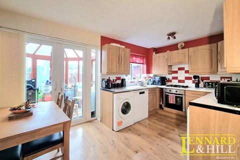 3 bedroom semi-detached house for sale, Thackeray Avenue, Tilbury RM18