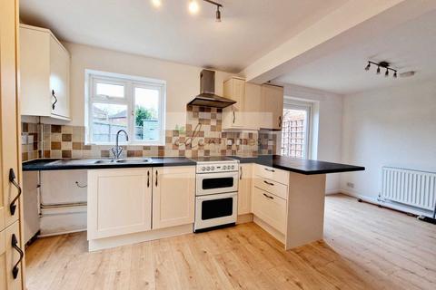 3 bedroom semi-detached house to rent, Haven Avenue, Stonehouse, Gloucestershire