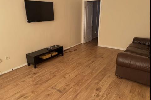 4 bedroom end of terrace house to rent, Havengore Avenue, Gravesend, Kent, DA12