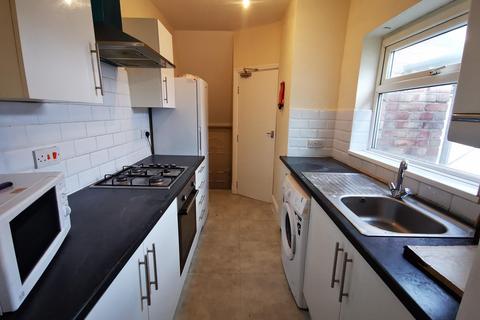 3 bedroom flat to rent, Swinley Gardens, Newcastle upon Tyne, NE15