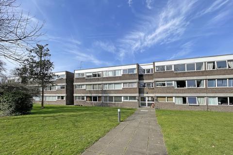 2 bedroom flat for sale, Chessington Road,  Epsom, KT17