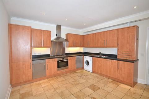 4 bedroom semi-detached house to rent, Beulah Hill, Crystal Palace SE19