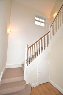 4 bedroom semi-detached house to rent, Beulah Hill, Crystal Palace SE19