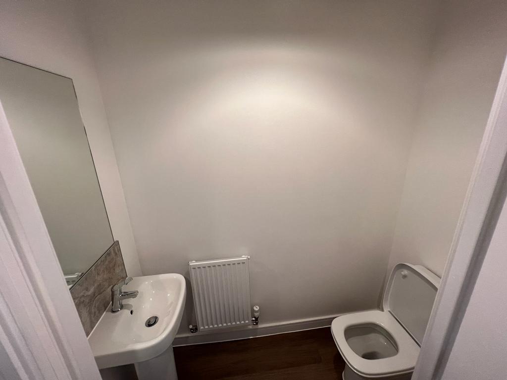 Andover 4 bed  (10).jpg