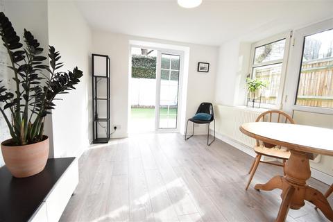 2 bedroom house to rent, Portman Road, Kingston Upon Thames