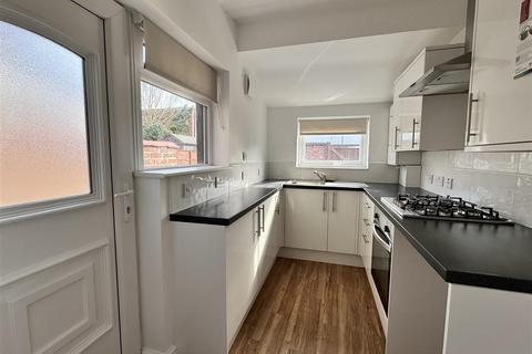 2 bedroom terraced house to rent, Beaconsfield Road, Altrincham