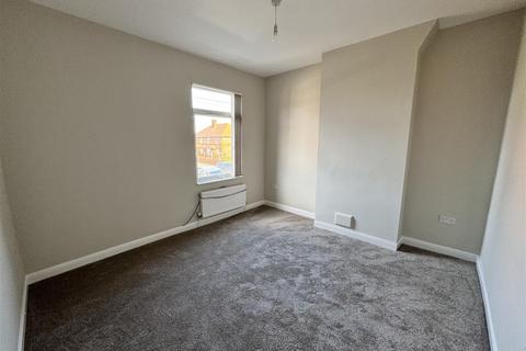 2 bedroom terraced house to rent, Beaconsfield Road, Altrincham