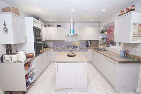 undefined, Northolt UB5