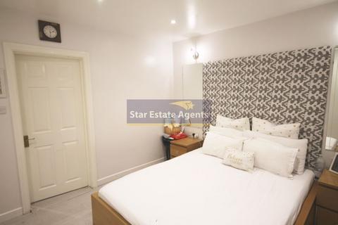 undefined, Northolt UB5