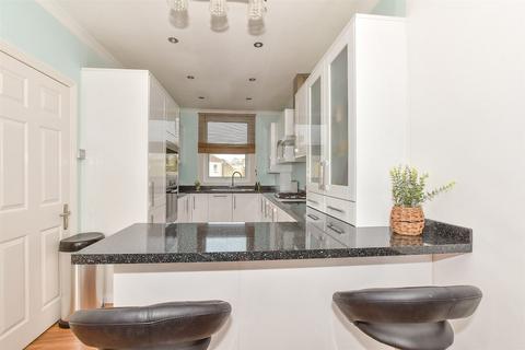Flat 3, 16 Ayton Road, Ramsgate, CT11 9QJ