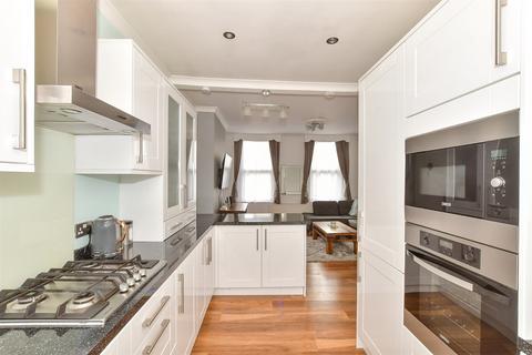 Flat 3, 16 Ayton Road, Ramsgate, CT11 9QJ