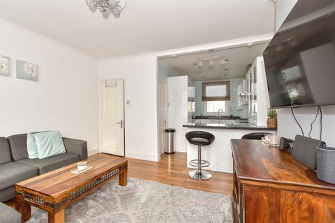 Flat 3, 16 Ayton Road, Ramsgate, CT11 9QJ