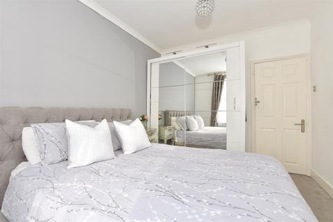 Flat 3, 16 Ayton Road, Ramsgate, CT11 9QJ