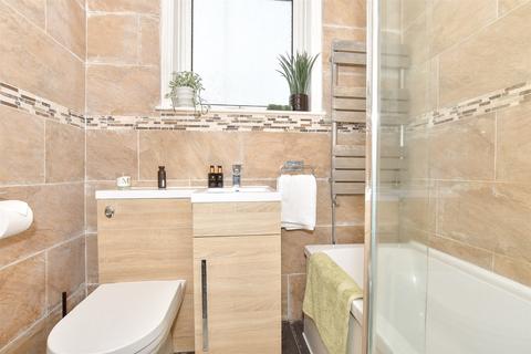 Flat 3, 16 Ayton Road, Ramsgate, CT11 9QJ