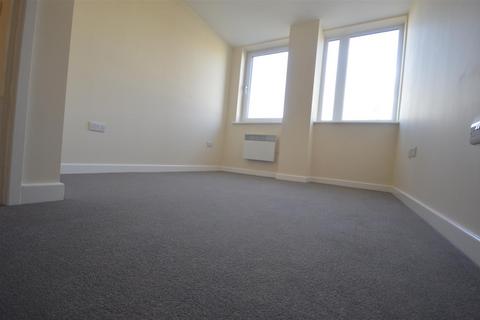 2 bedroom flat to rent, Burleys Way, Leicester