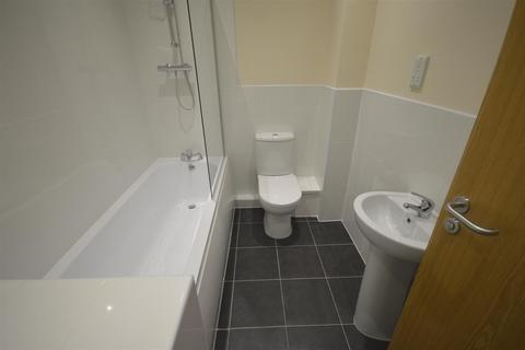 2 bedroom flat to rent, Burleys Way, Leicester