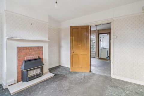 5, Grove Cottages Falconer Road, Bushey, WD23 3AE