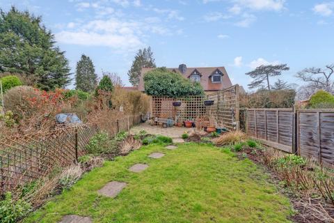 5, Grove Cottages Falconer Road, Bushey, WD23 3AE