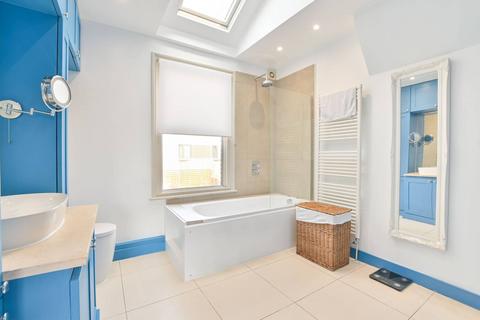 2 bedroom terraced house to rent, Waldo Road, Kensal Green, London, NW10